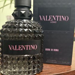 Valentino Born In Roma Perfume 