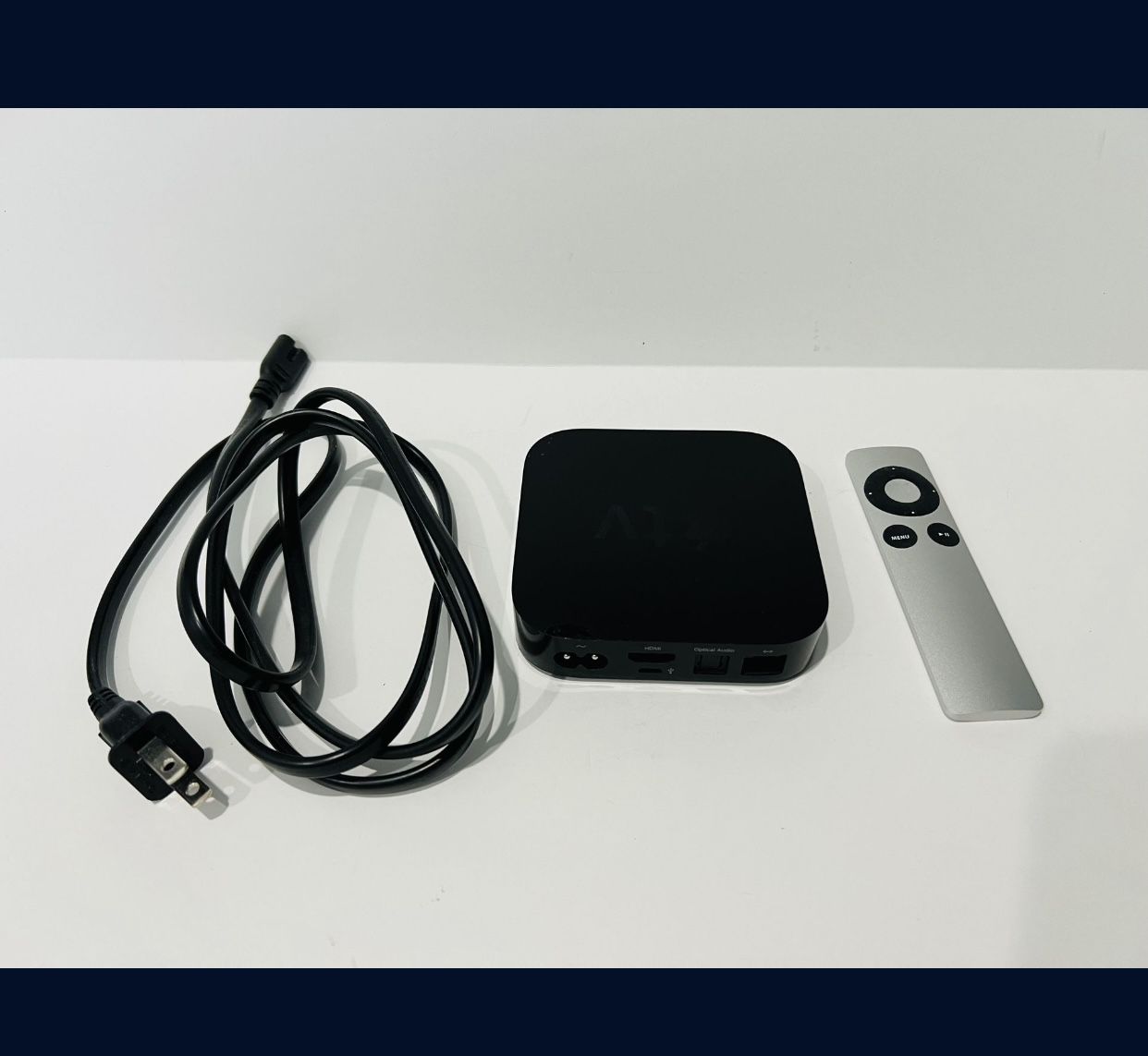 Apple TV (3rd Generation) Smart Media Streaming with Original Remote & Cable