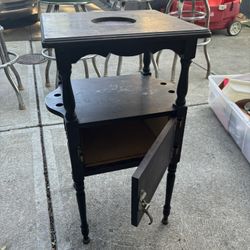 Antique H. T. Cushman Flame Mahogany Smoking Table Stand, circa 1890s