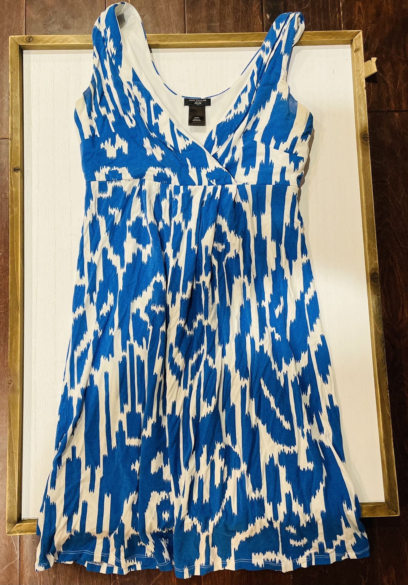 Ann Taylor Petite Women’s XXSP Blue & White Sleeveless Dress; Body: 94% Rayon 6% Spandex and Lining: 100% Polyester; 26” in Height; Mid-Length