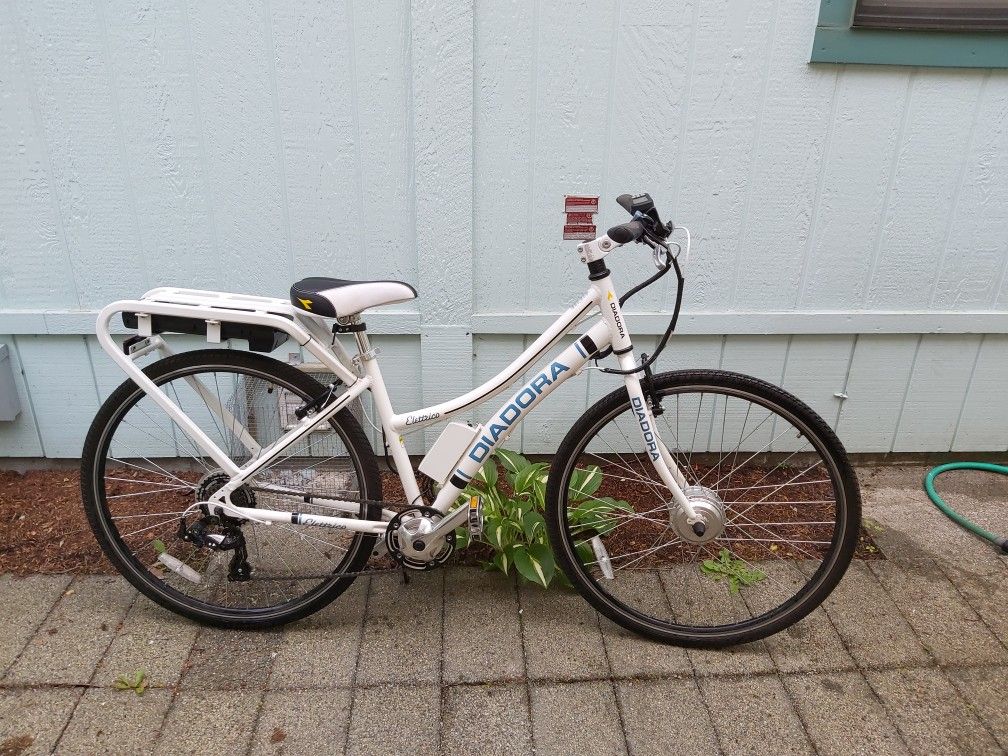 Diadora electric bike. Light weight assist ebike