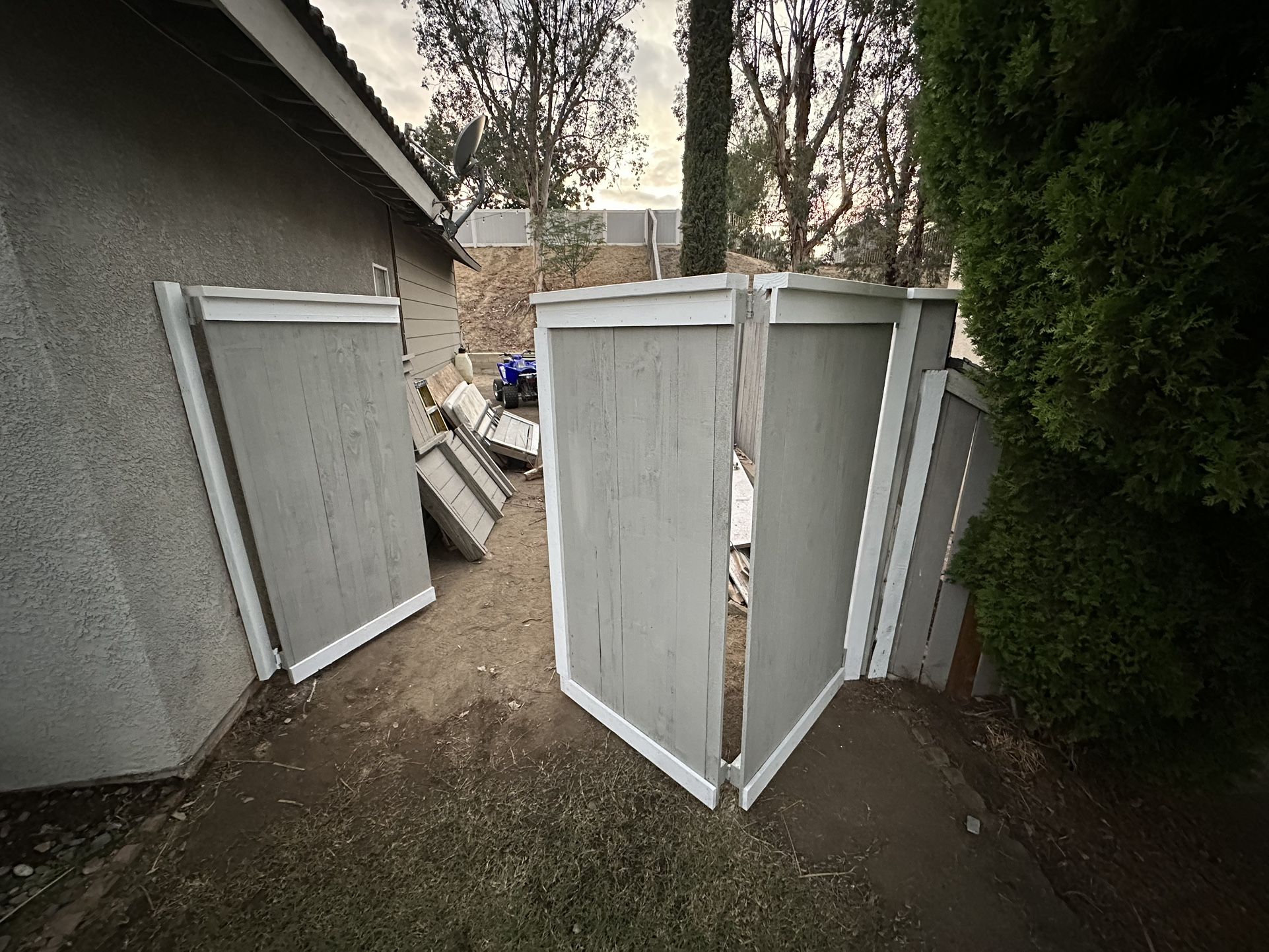 Gate