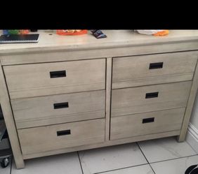 Dresser w/ mirror