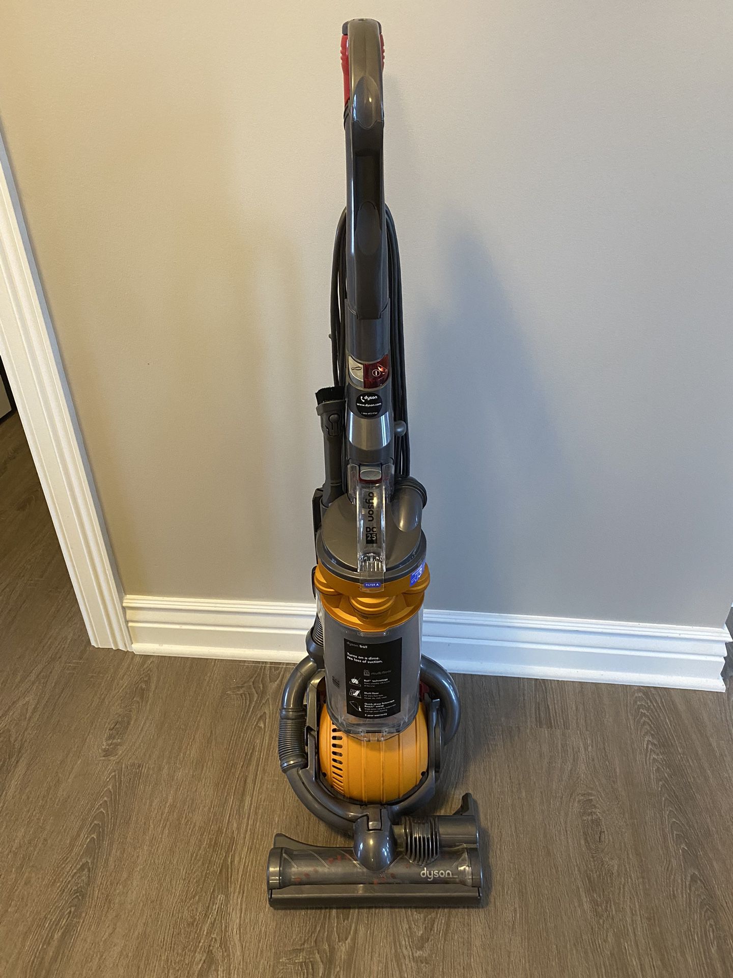 Dyson DC25 Vacuum Almost New 