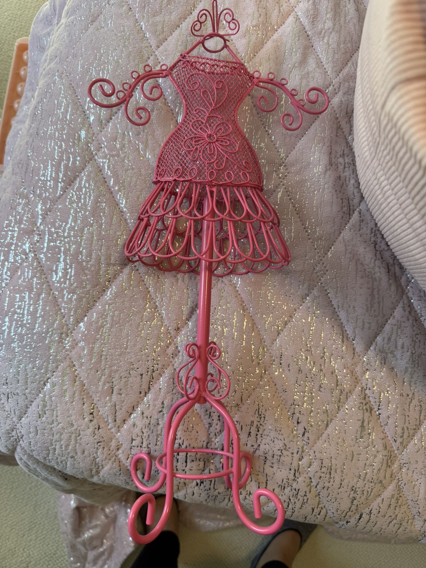 Womens Beauty Jewelry Mannequin Pink Stand 