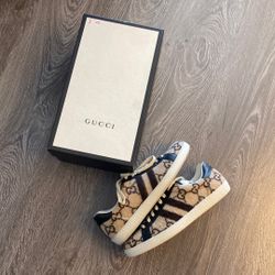 Gucci Low Top Brown Monogram Furry Sneakers Ace Size 11
