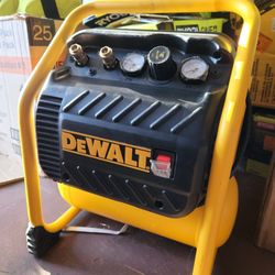 Dewalt 2.5 Gal Compressor 