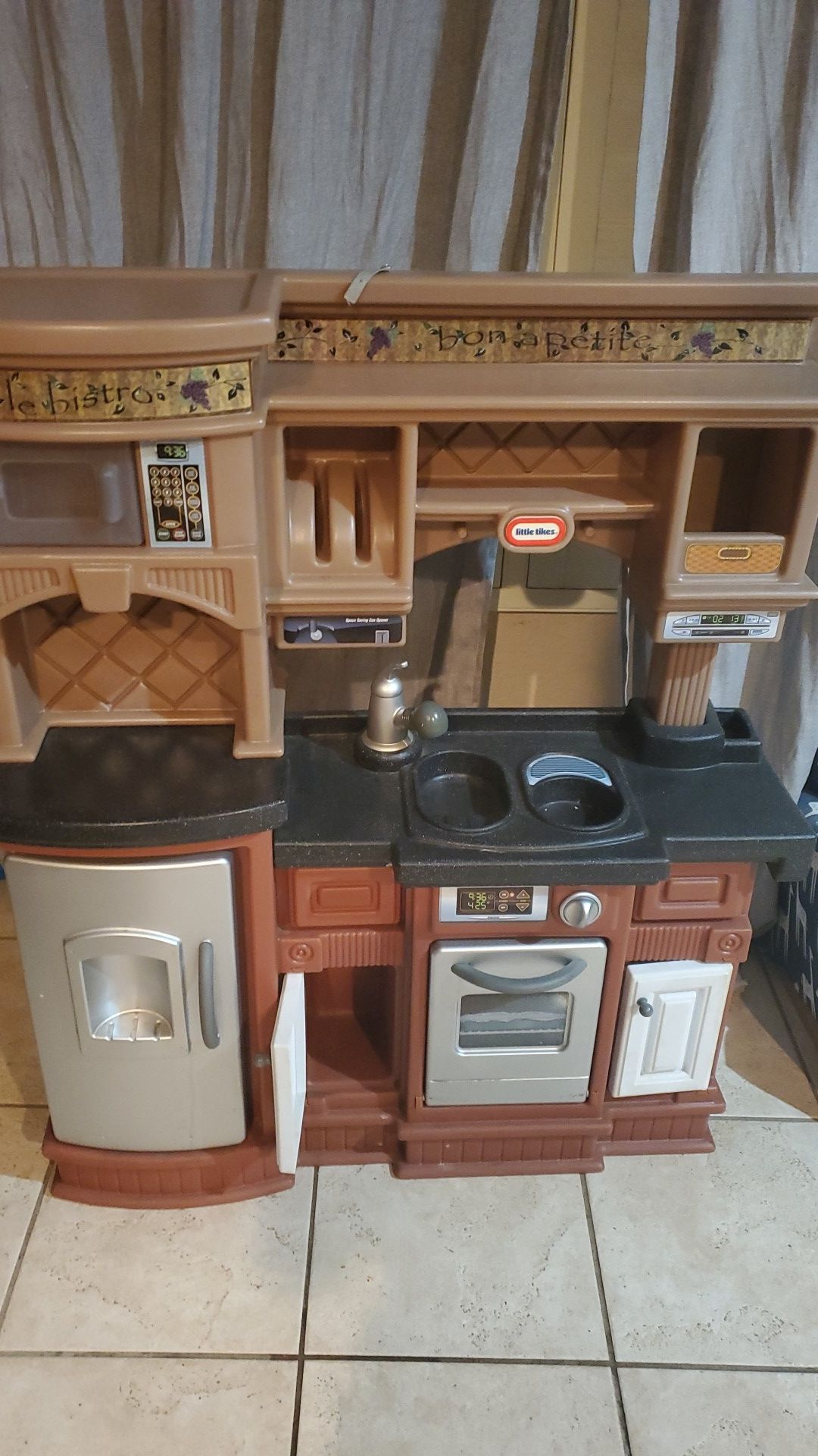 Little tikes kitchen