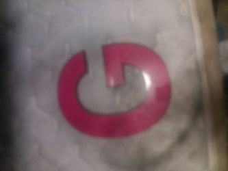 Pink letter g / e