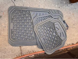 Car floor mats heavy duty defective got some yellowing over them set of 4 pcs medium large cars