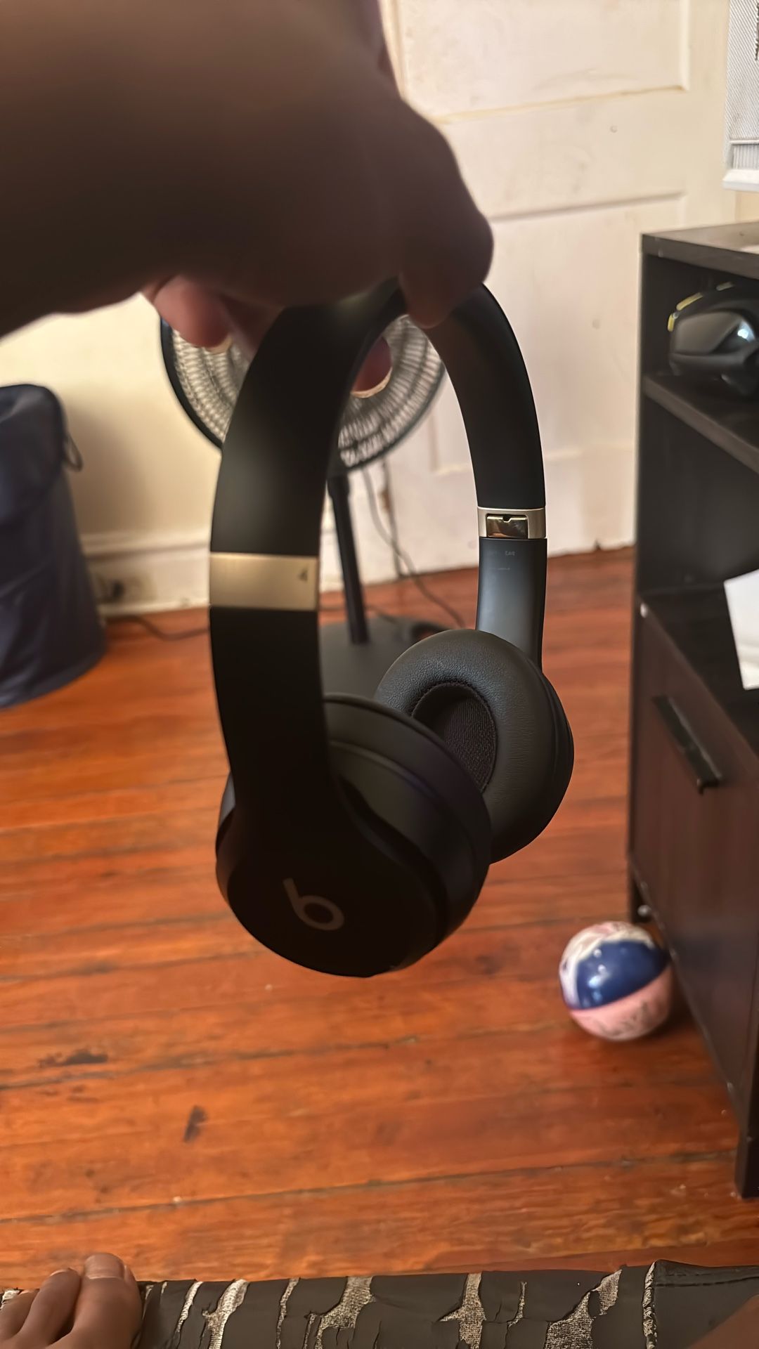 Beats Solo 4