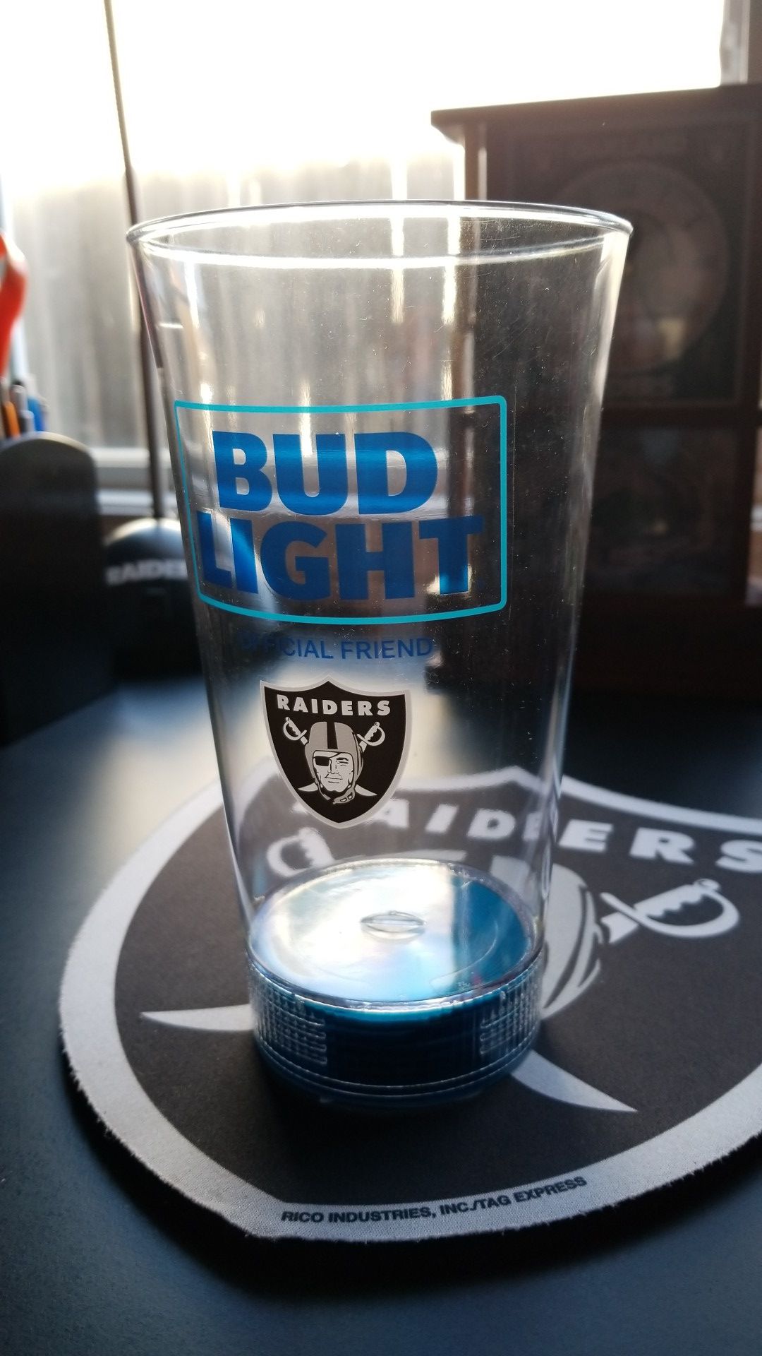 New never used 24 oz bud light raider touch down glass