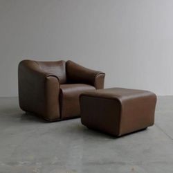 DE SEDE RECLINING BROWN LOUNGE CHAIR/ ARMCHAIR with OTTOMAN Circa 1980s