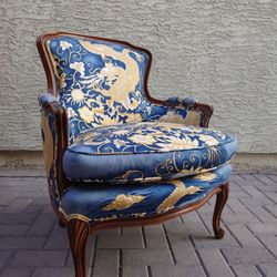 Elegant Vintage Armchairs - Set of 2