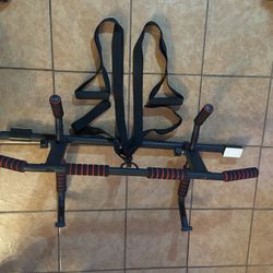 Doorway Pull Up Bar With Straps