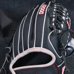 A2000 12.75” Outfield Glove