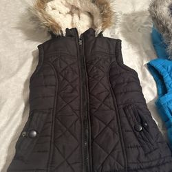 Girl’s Puffer Vest Size 7-8
