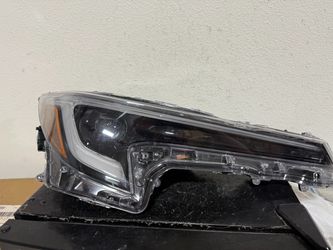 TOYOTA COROLLA RIGHT HEADLIGHT 2024