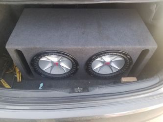 2 12 kickers in box with amp