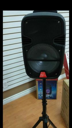 New!! 3000 watt bluetooth speaker DJ karaoke style comes with microphone and stand and remote