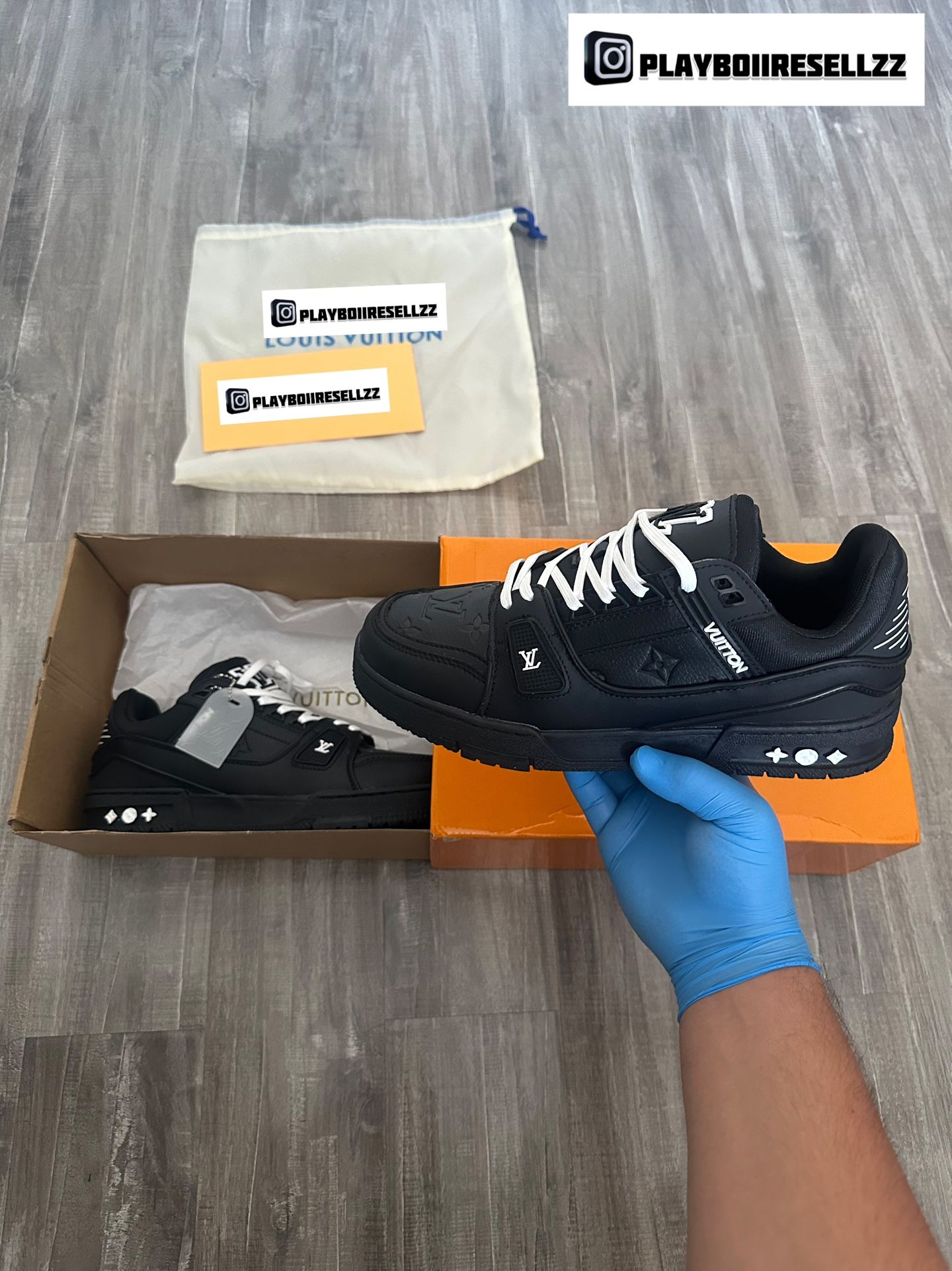 Loui Vuitton $250 size 9-10 Men $250 Comes with box & everything !