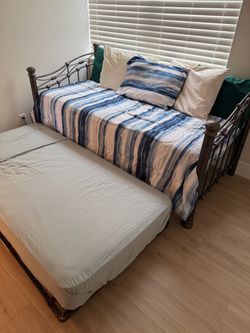 Twin Metal Daybed + Roll-Out Trundle + 2 Mattresses – Excellent Condition