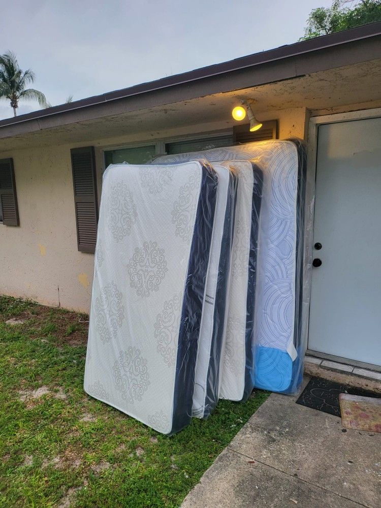 NEW TWIN MATTRESS AND BOX SPRING -- Also Available In All Sizes.