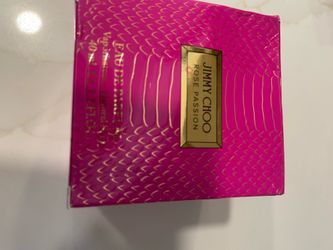 Jimmy Choo Rose Passion Eau de Parfum.