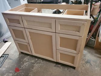 Kitchen Cabinets/Gabinetes De Cocina
