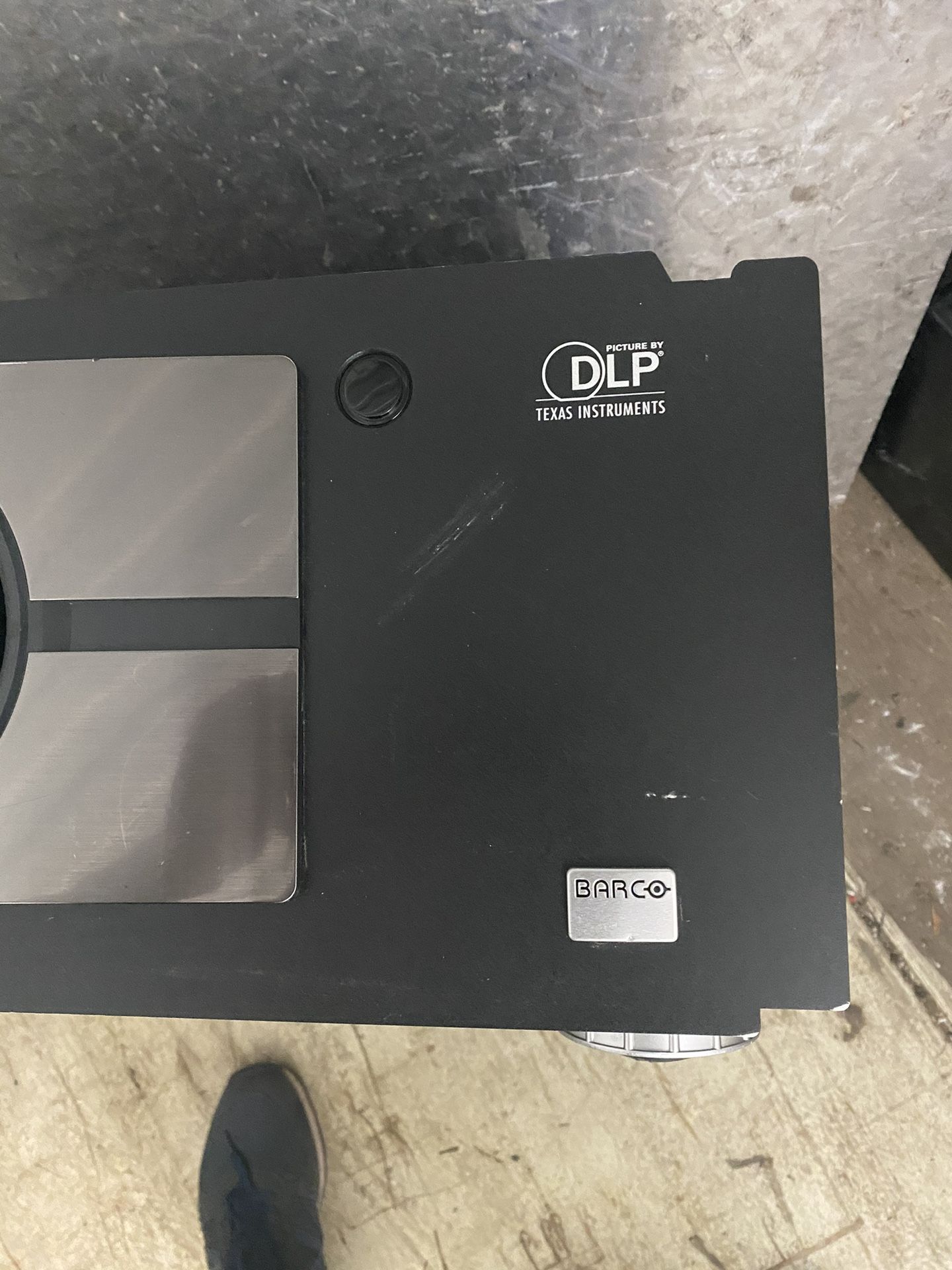 Barco Dlp RLM W8 8000 Lumen Projector