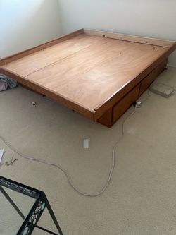 Platform for king bed with 4drawers underneath