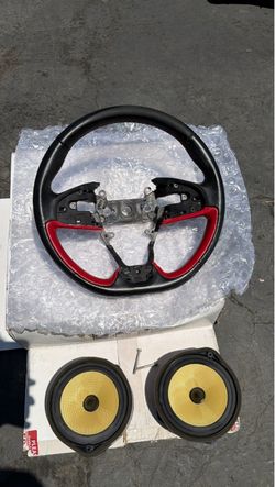 OEM 2018 Civic Type R FK8 Steering wheel and speakers