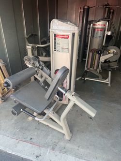 Calgym leg extension/ curl machine great used condition