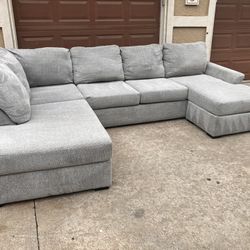 Bryohill Gray Sectional Couch