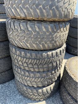 Vendo 315/75/sr16 las 4 llantas instacion y balance gratis por $220