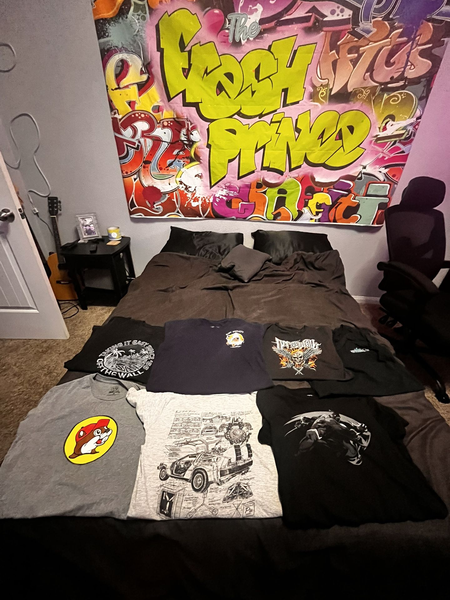 Selling size Small men’s tee shirts