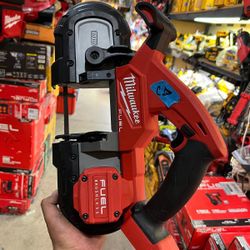 Milwaukee M18 Cordless Compact Band Saw $330