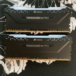 DDR4  32GB  (2 X 16) Corsair Vengeance RGB pro