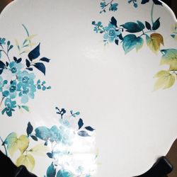 14" decorative plate, can be used for serving