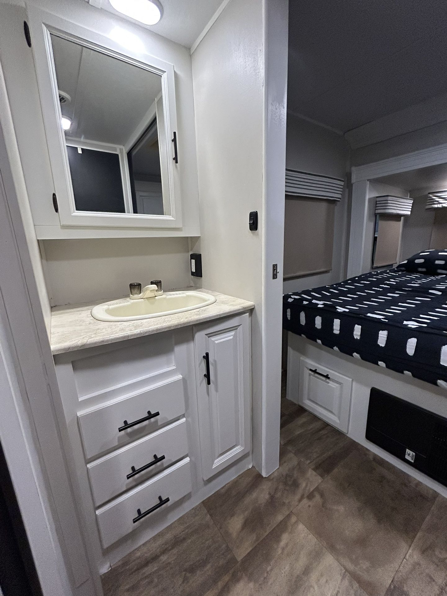2016 Chassis/2017 RV Completion Forest River Sunseeker