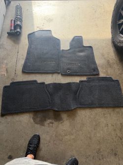 2014 Toyota tundra crewmax 4x4 sr5 mats