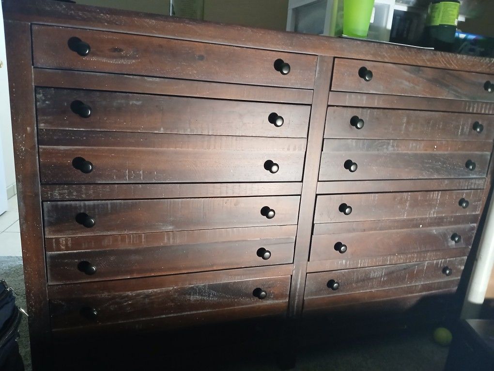 Domusindo Perfana Dresser