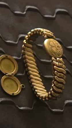 Rare 1940s WWII "Sweetheart" 12K Gold Filled Bracelet & Locket Set