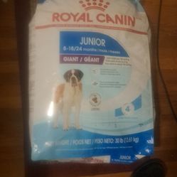 Royal Canin Junior Giant Dog Food 30lb Bag Expired 11/2025=50$ No Tax