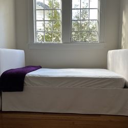 White Upholstered Daybed with Trundle 