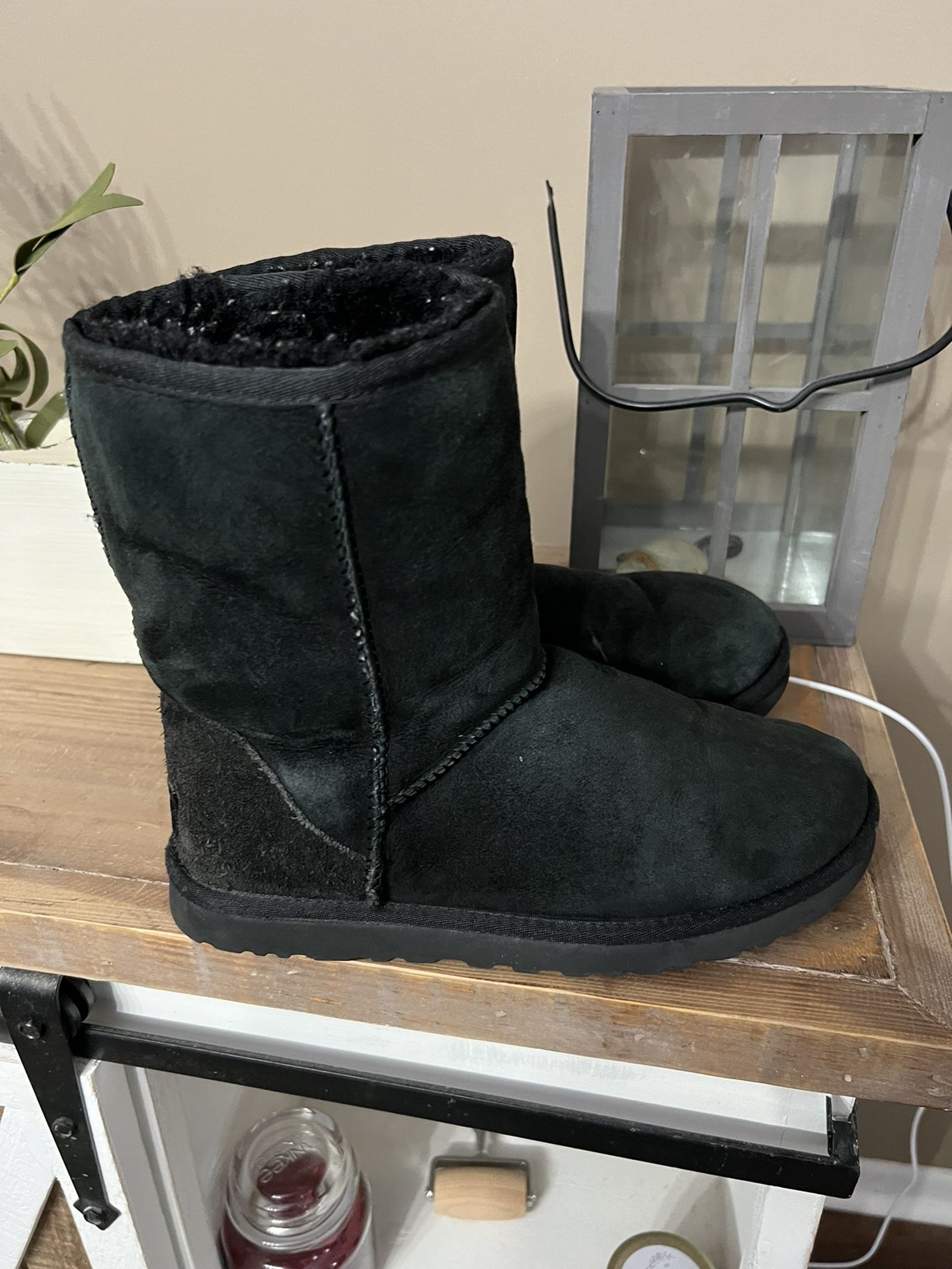 Ugg Boots Size 8 In Adults