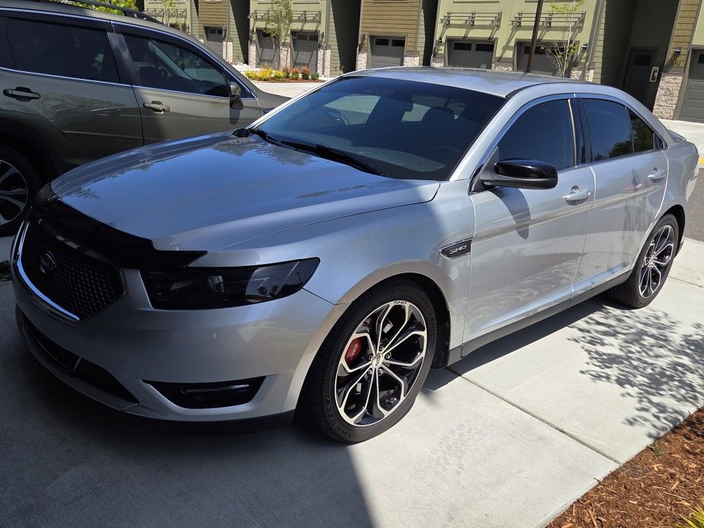 2016 Ford Taurus
