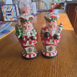 CHRISTMAS SALT & PEPPER SHAKERS