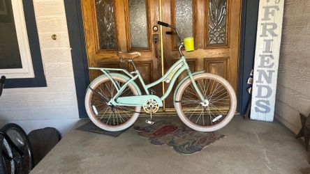 Huffy brand 24 inch single speed, coaster Brake beach cruiser bicycle ready to ride