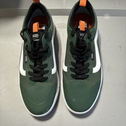 Vans Ultra Cush. Size 11.5.  Green